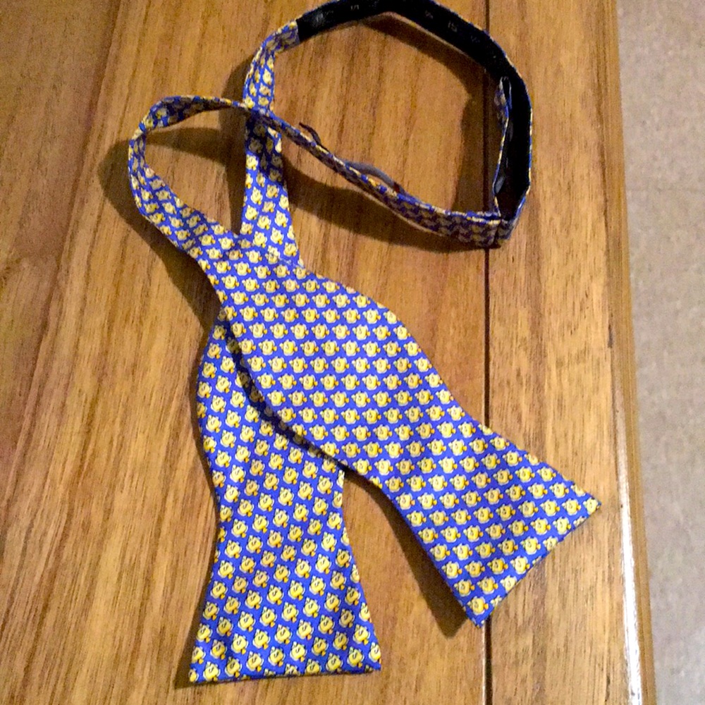 Bow tie